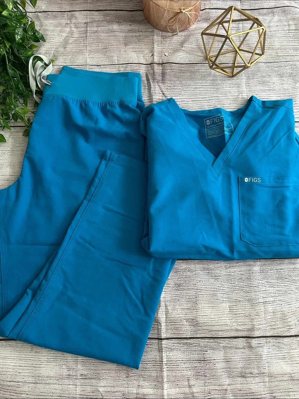 Figs Teal Scrub Set - V-Neck Top & Elastic Waist Pants
